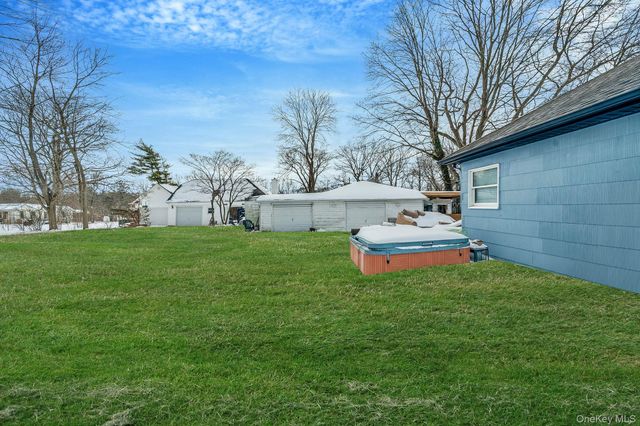 158 Mohawk Street, Ronkonkoma, NY 11779