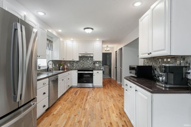 55019 Jeffery Drive, Mishawaka, IN 46545