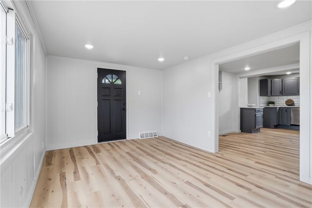 601 Cherry Aly, South Heights, PA 15081