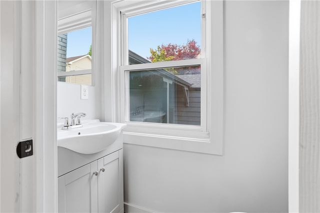 601 Cherry Aly, South Heights, PA 15081