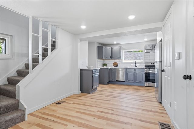 601 Cherry Aly, South Heights, PA 15081