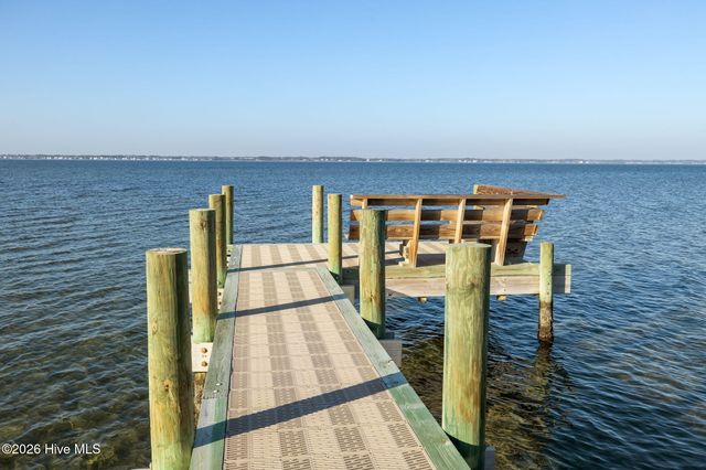 1704 Emerald Drive, Emerald Isle, NC 28594