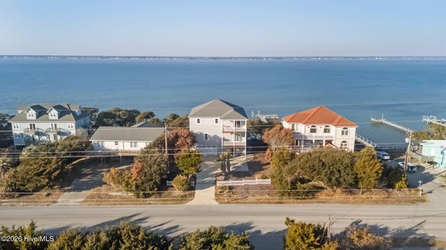 1704 Emerald Drive, Emerald Isle, NC 28594