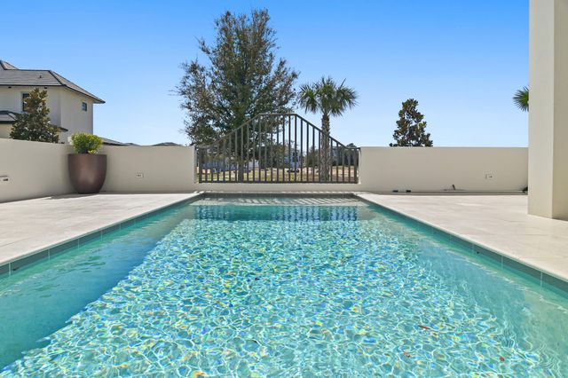 4562 Leeward Lane, Destin, FL 32541