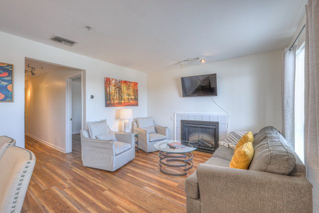 910 1st Ave, N, Nashville, TN 37201