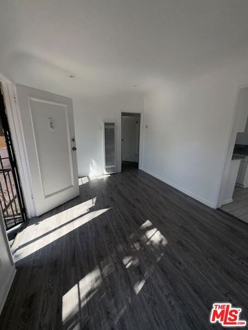 6215 Crenshaw Boulevard, Los Angeles, CA 90043