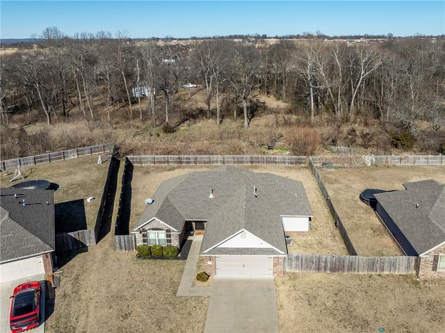 880 Carroll Drive, Prairie Grove, AR 72753