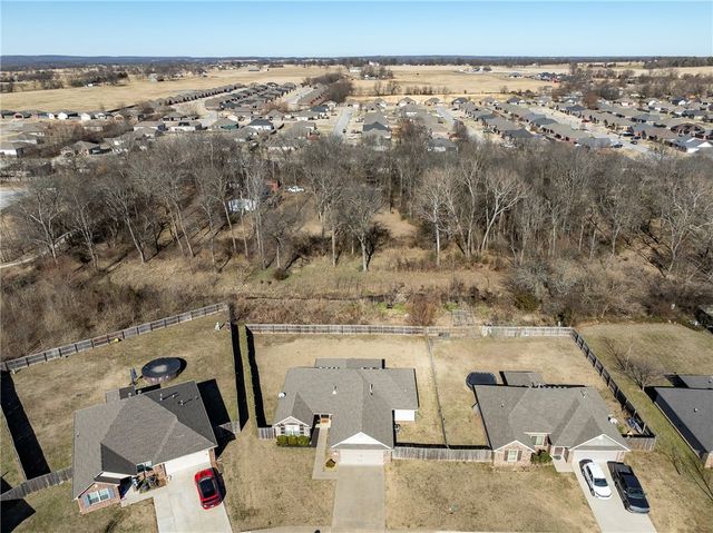 880 Carroll Drive, Prairie Grove, AR 72753