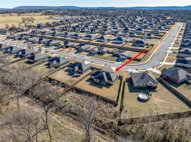 880 Carroll Drive, Prairie Grove, AR 72753