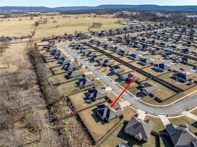 880 Carroll Drive, Prairie Grove, AR 72753