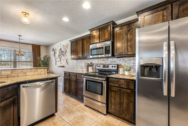 880 Carroll Drive, Prairie Grove, AR 72753