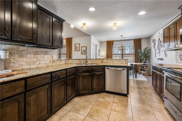 880 Carroll Drive, Prairie Grove, AR 72753