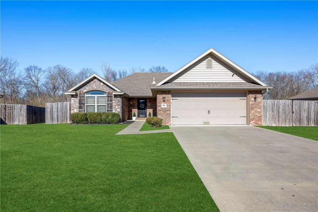 880 Carroll Drive, Prairie Grove, AR 72753