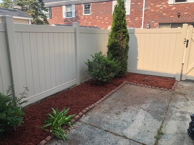 1709 Windsor Drive 1709, Framingham, MA 01701