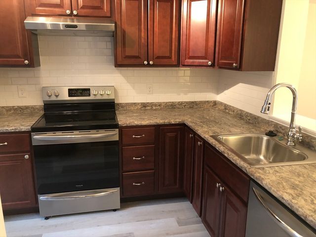 1709 Windsor Drive 1709, Framingham, MA 01701