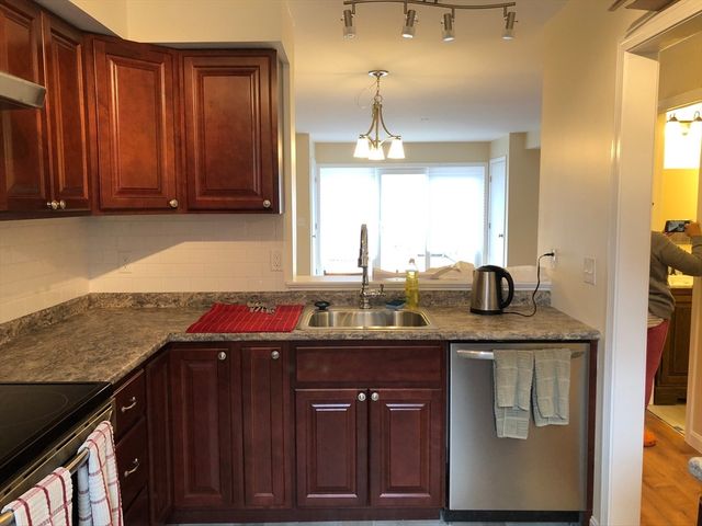 1709 Windsor Drive 1709, Framingham, MA 01701