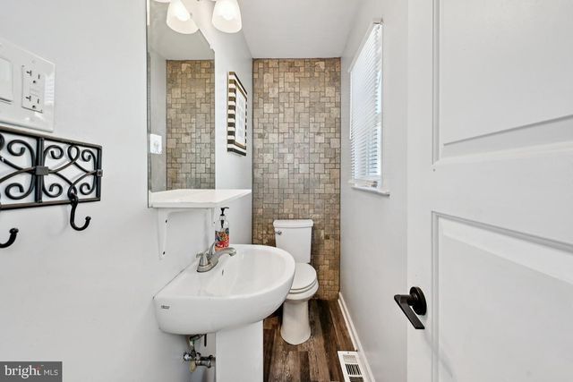 610 KENILWORTH AVE, Cherry Hill, NJ 08002