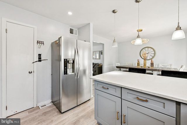 610 KENILWORTH AVE, Cherry Hill, NJ 08002