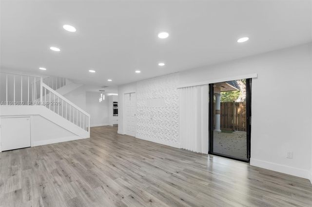 14210 SW 94th Cir Ln 104-35, Miami, FL 33186