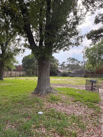 802 Chimney Rock Road, Houston, TX 77056