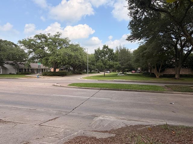 802 Chimney Rock Road, Houston, TX 77056