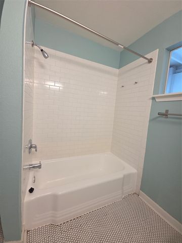 2303 E Side DR 220, Austin, TX 78704