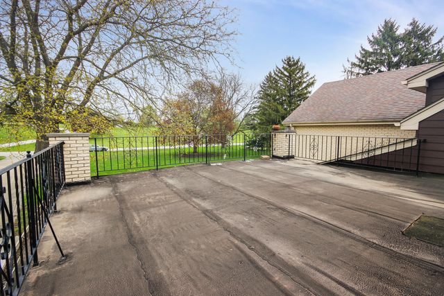3321 E Reichert Drive, Crete, IL 60417