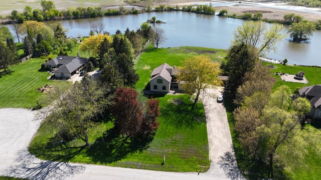 3321 E Reichert Drive, Crete, IL 60417