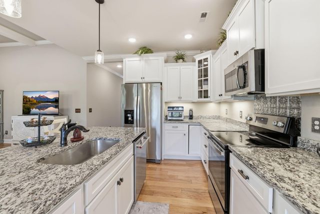 77 Peachstone Lane, Rossville, GA 30741