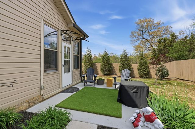 77 Peachstone Lane, Rossville, GA 30741