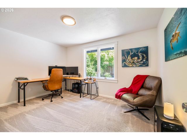 2022 FLORAL HILL Dr, Eugene, OR 97403