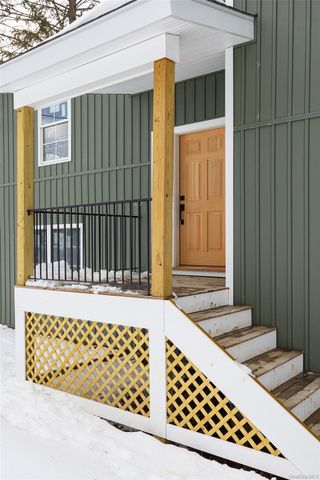 15 Tompkins Avenue, Glenham, NY 12527