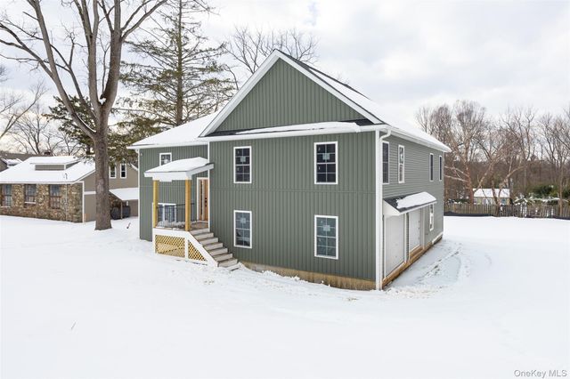 15 Tompkins Avenue, Glenham, NY 12527