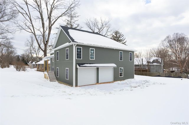 15 Tompkins Avenue, Glenham, NY 12527