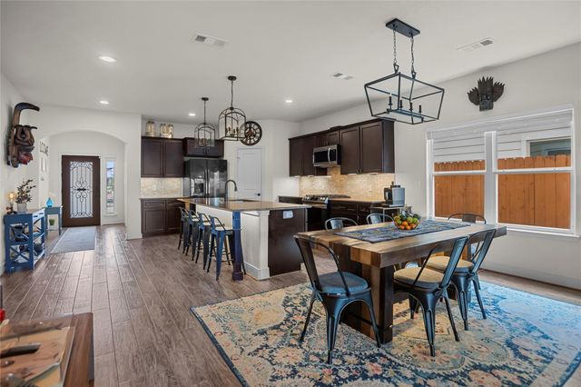 10099 Oakland Hills Drive, Cleveland, TX 77327