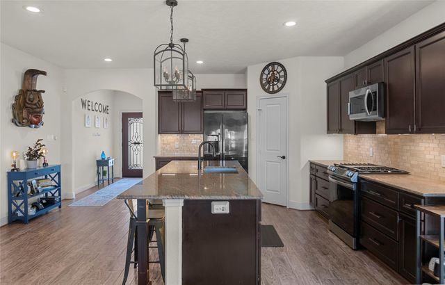 10099 Oakland Hills Drive, Cleveland, TX 77327