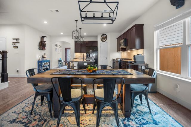 10099 Oakland Hills Drive, Cleveland, TX 77327