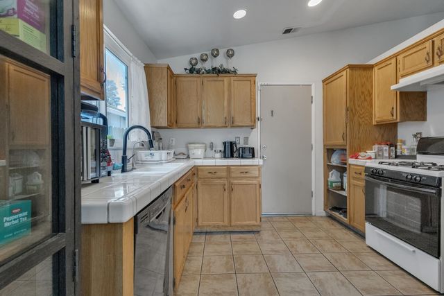 1675 Bonaire Cir, Stockton, CA 95210
