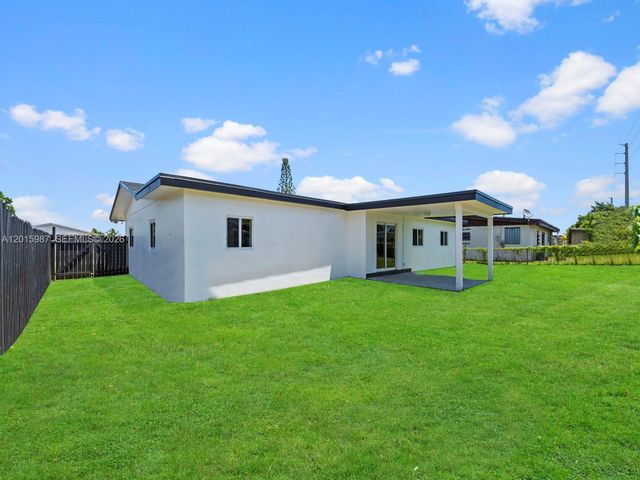 10530 SW 146th St, Miami, FL 33176