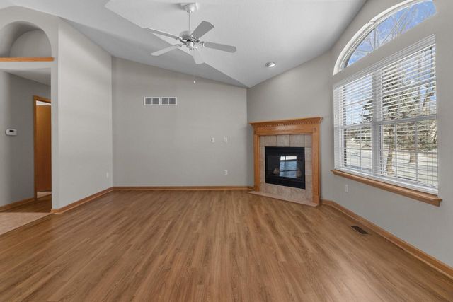 36 W Sedgemeadow STREET, Elkhorn, WI 53121