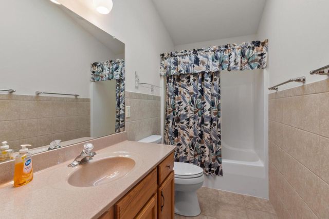 36 W Sedgemeadow STREET, Elkhorn, WI 53121