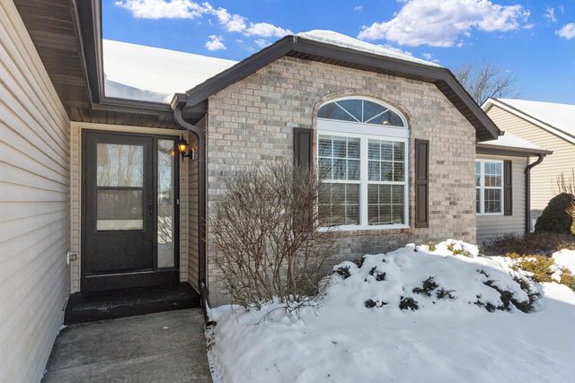 36 W Sedgemeadow STREET, Elkhorn, WI 53121