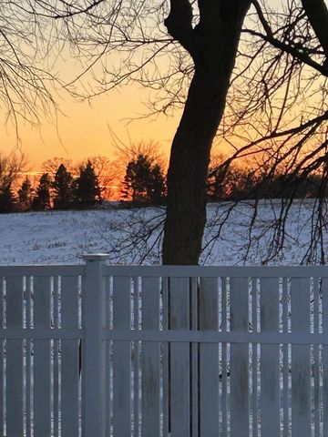 36 W Sedgemeadow STREET, Elkhorn, WI 53121