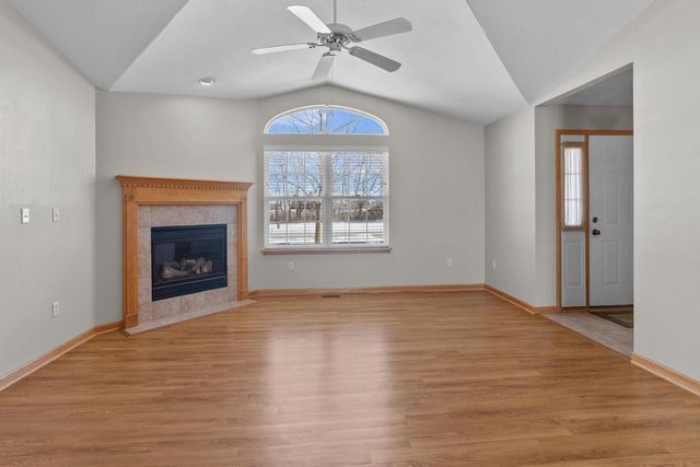 36 W Sedgemeadow STREET, Elkhorn, WI 53121