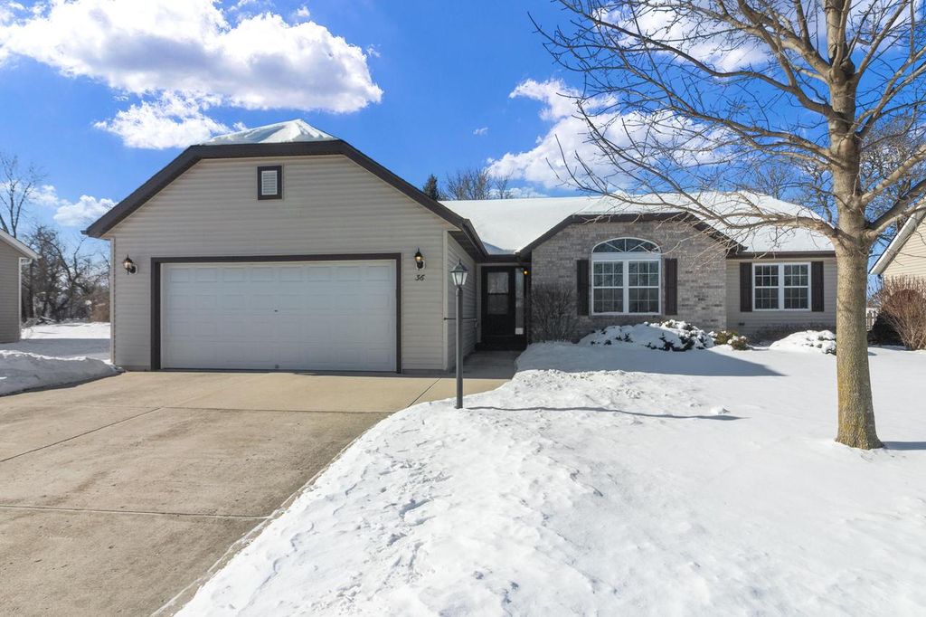 36 W Sedgemeadow STREET, Elkhorn, WI 53121