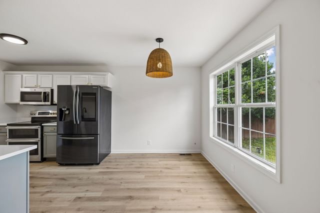 3177 Brook Hill Dr, Clarksville, TN 37042