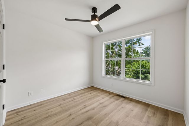 3177 Brook Hill Dr, Clarksville, TN 37042