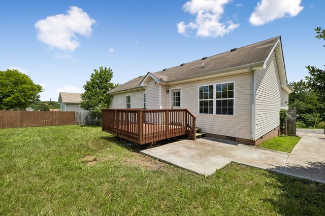 3177 Brook Hill Dr, Clarksville, TN 37042