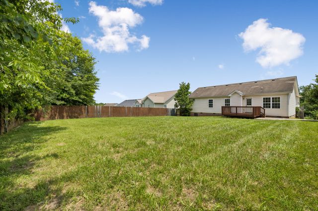 3177 Brook Hill Dr, Clarksville, TN 37042