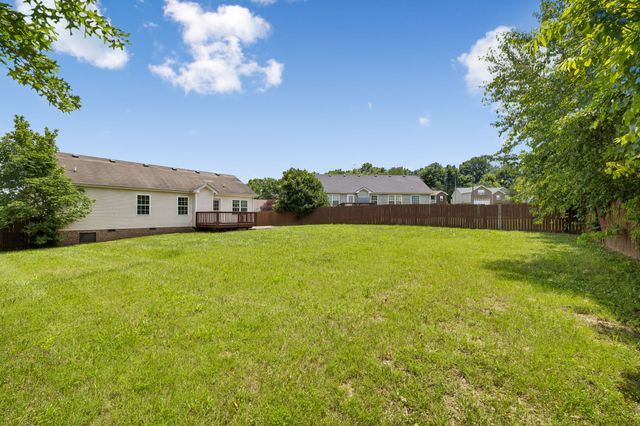 3177 Brook Hill Dr, Clarksville, TN 37042